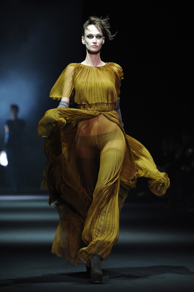 John Galliano vestido paris fashion week 