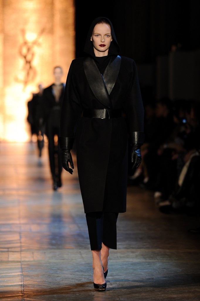 Yves Saint-Laurent moda mujer